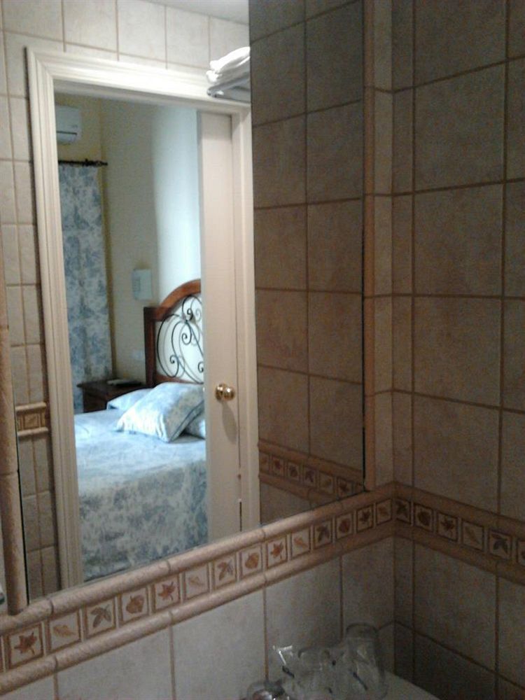 Hostal Azahar コルドバ エクステリア 写真
